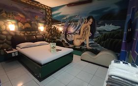 Halina Hotel- Avenida